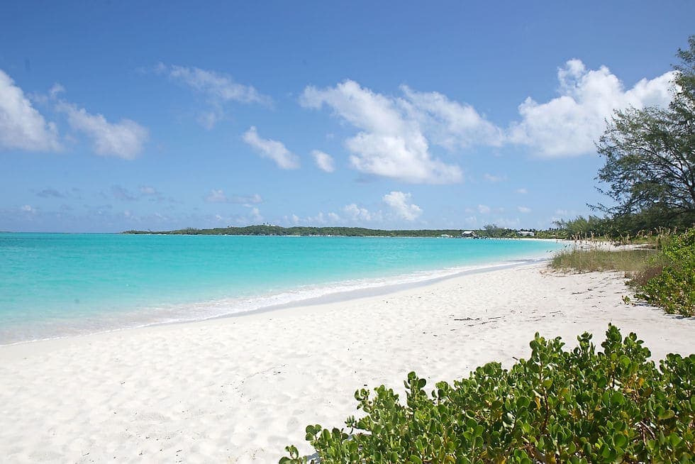 Hoopers Bay Beachfront Serenity