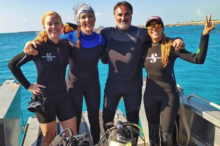 Scuba Dive Crew at Chub Cay